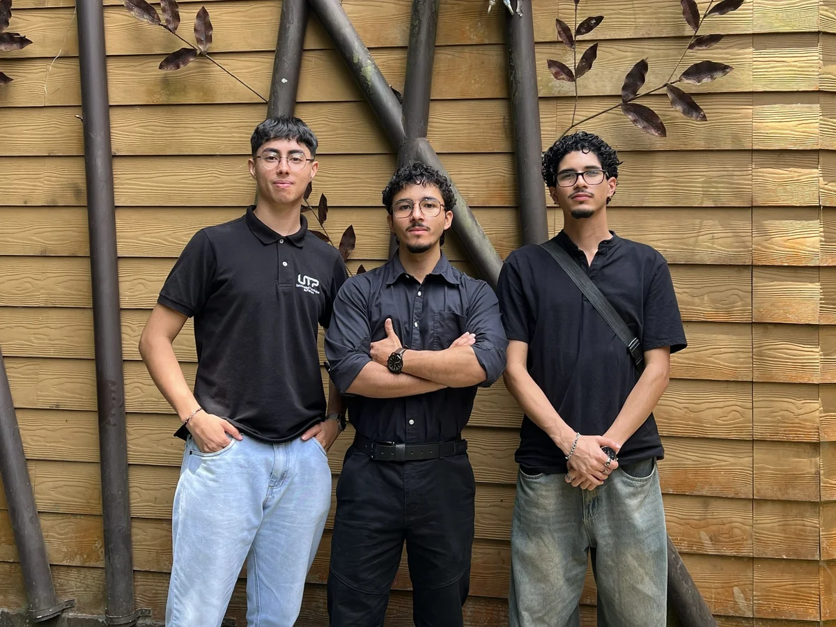Equipo completo de INTEGRADAV - Expertos en soluciones digitales